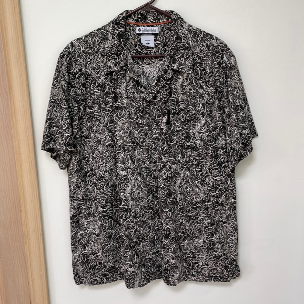 Columbia fish print batik vintage button down